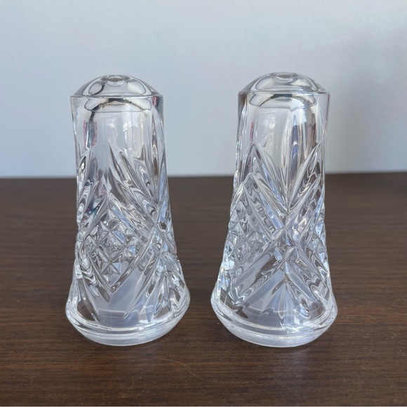 Cristal D’arques Masquerade Crystal Salt & Pepper Shakers - Picture 2 of 10